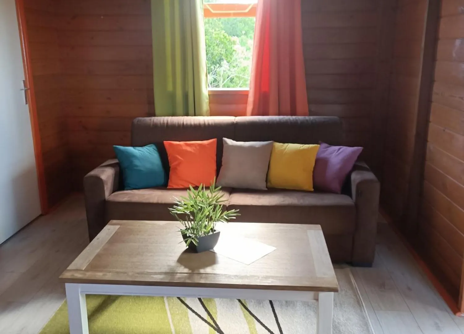 La Cabane De La Pointe Saint-Francois  Apartment